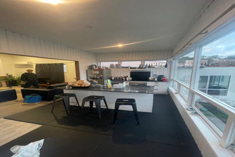 Photo of property in 60 Mortimer Terrace, Brooklyn, Wellington, 6021