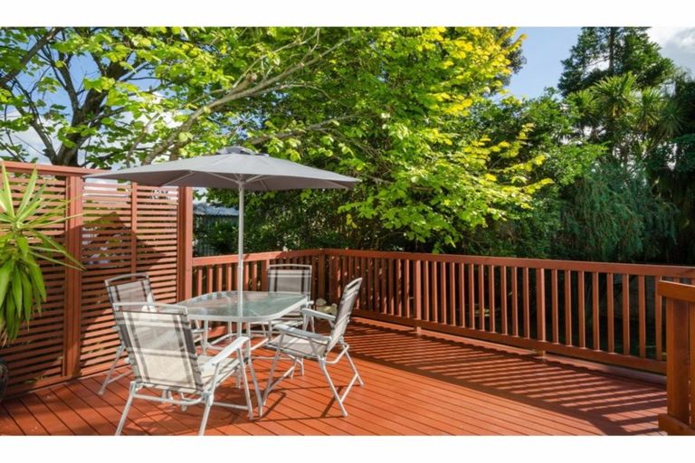 Photo of property in 2/3 Talavera Place, Te Atatu South, Auckland, 0602