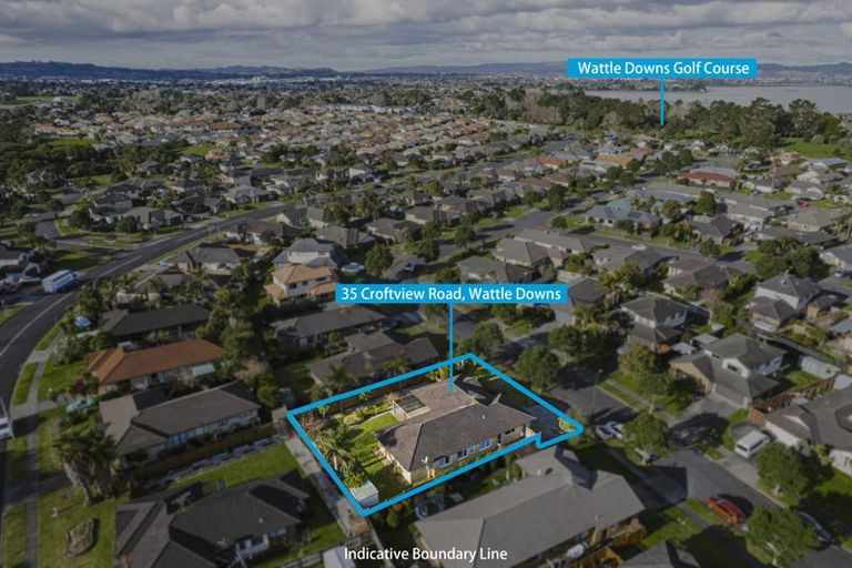 Photo of property in 35 Croftview Road, Wattle Downs, Auckland, 2103
