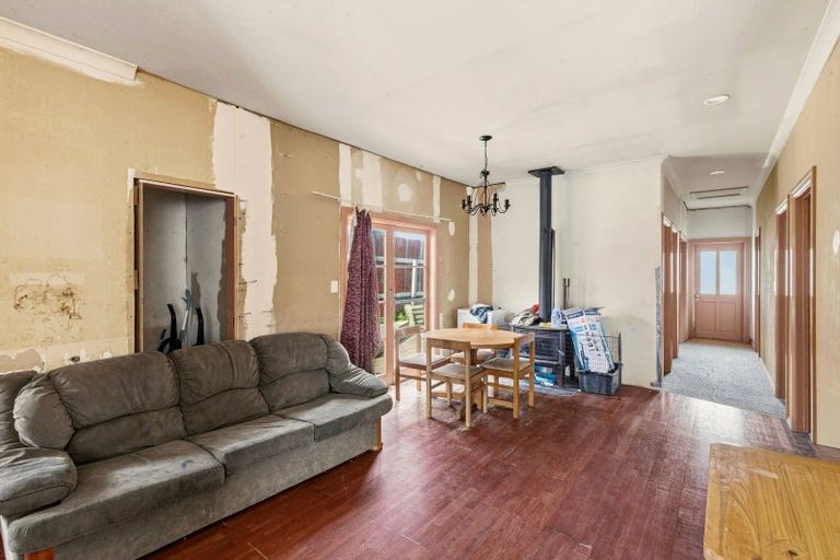 Photo of property in 28 Kowhai Street, Castlecliff, Whanganui, 4501