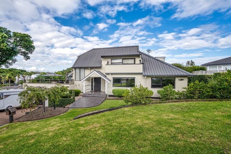 Photo of property in 19 Tainui Road, Cockle Bay, Auckland, 2014