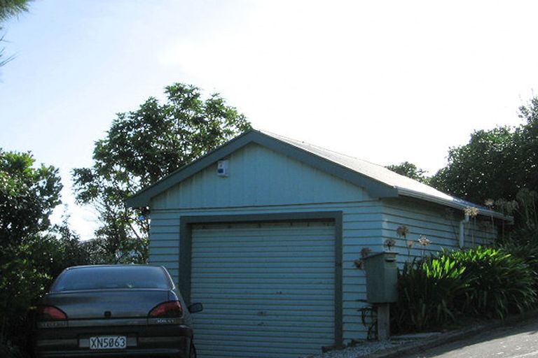 Photo of property in 114 Motuhara Road, Plimmerton, Porirua, 5026