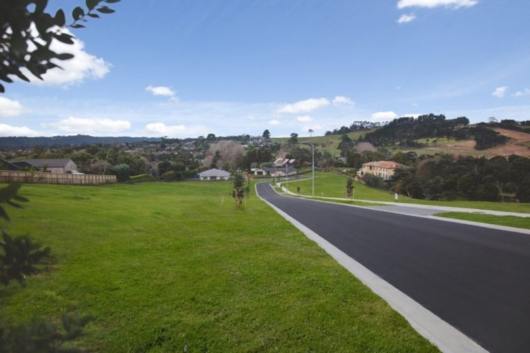 Photo of property in 114 Solan Drive, Waimauku, 0812