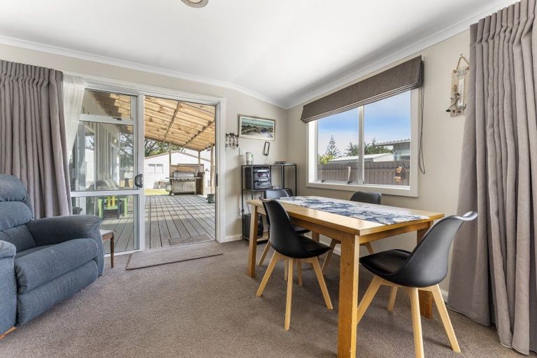 Photo of property in 14 Muapoko Street, Himatangi Beach, Foxton, 4891