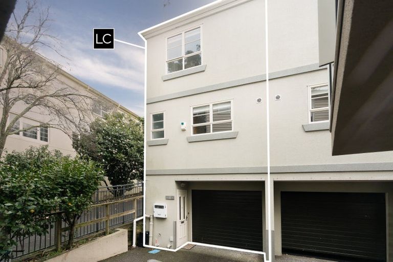 Photo of property in 12b Glenmore Street, Thorndon, Wellington, 6011