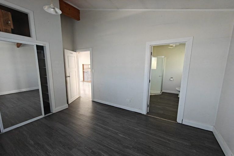 Photo of property in 2/84 Lynwood Road, New Lynn, Auckland, 0600