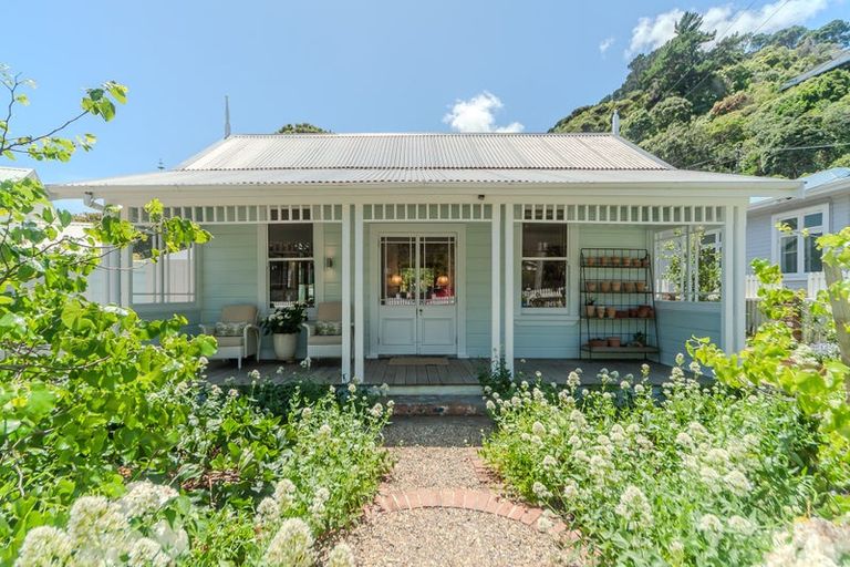 Photo of property in 1 Totara St Rona Bay, Eastbourne, Lower Hutt, 5013