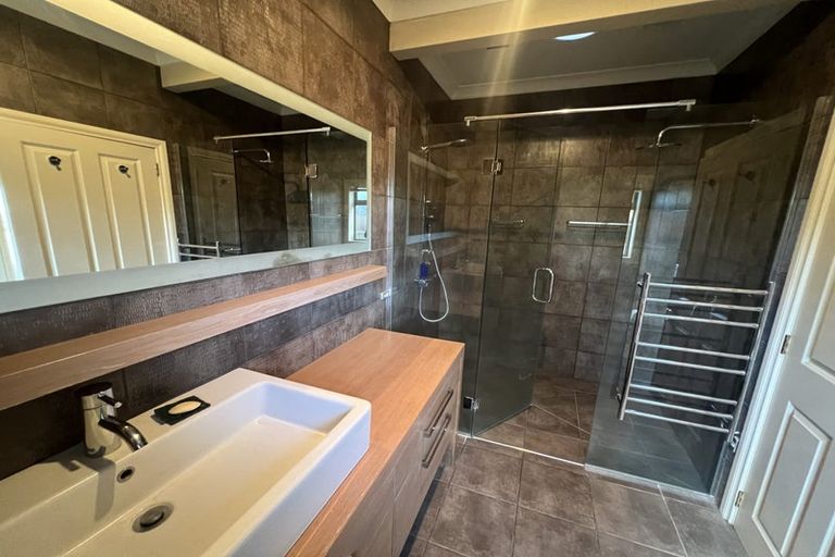 Photo of property in 15 Doneraille Place, Bethlehem, Tauranga, 3110