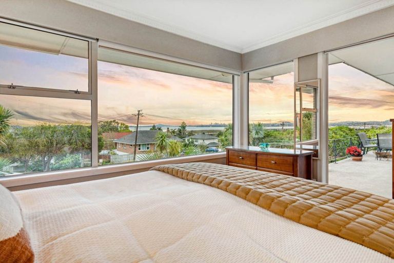 Photo of property in 76 Jaemont Avenue, Te Atatu South, Auckland, 0610