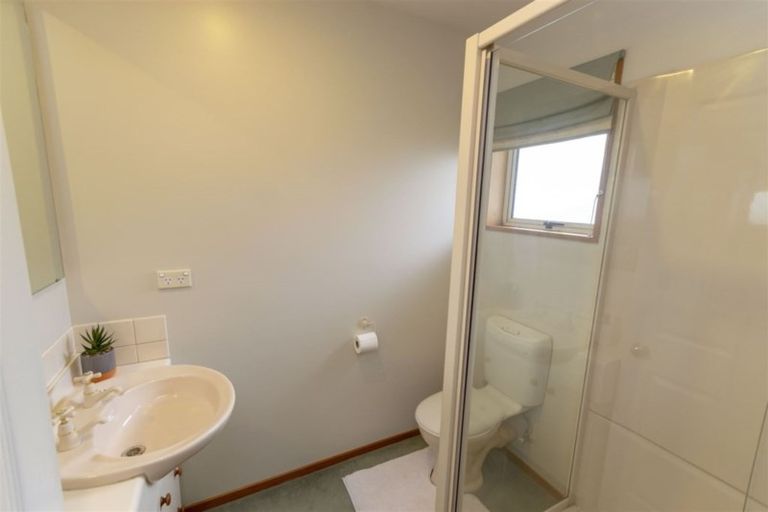 Photo of property in 2/9 Elmwood Road, Strowan, Christchurch, 8052