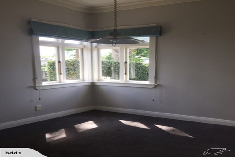 Photo of property in 11 Norwood Road, Bayswater, Auckland, 0622