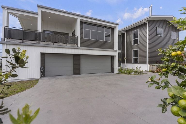 Photo of property in 1312 Papamoa Beach Road, Papamoa Beach, Papamoa, 3118