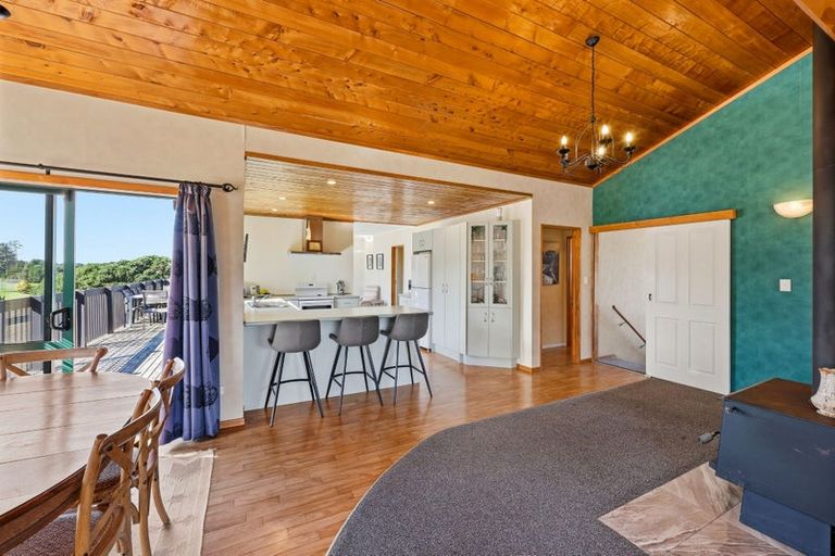 Photo of property in 166 Torkar Road, Clarks Beach, 2122