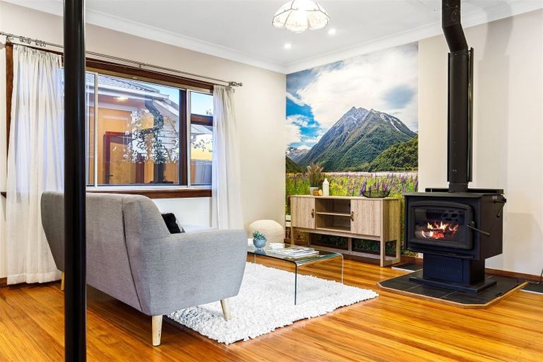 Photo of property in 6 Mcbratneys Road, Dallington, Christchurch, 8061