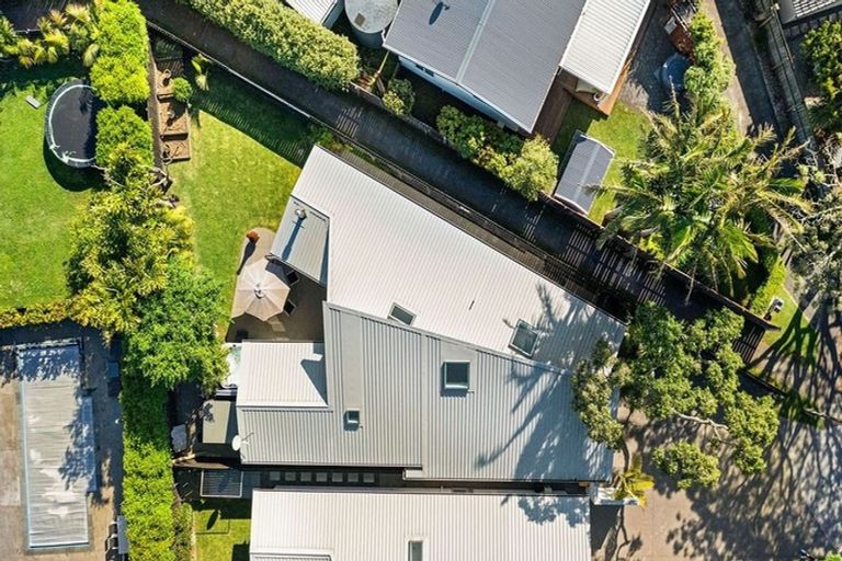 Photo of property in 24 Motuora Road, Manly, Whangaparaoa, 0930