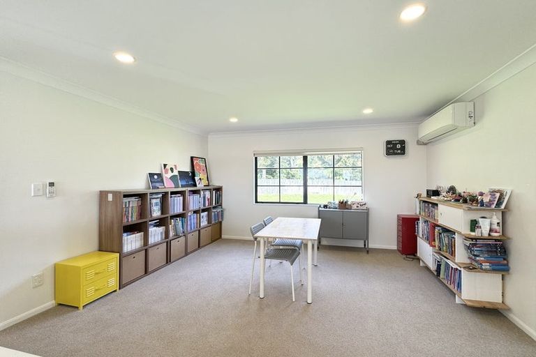 Photo of property in 54 Scarlet Oak Drive, Schnapper Rock, Auckland, 0632