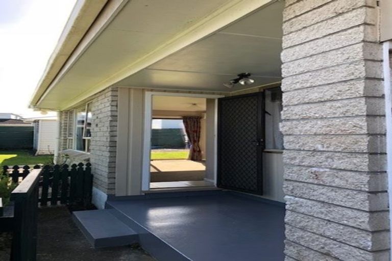 Photo of property in 2/19 Tatariki Street, Rosehill, Papakura, 2113