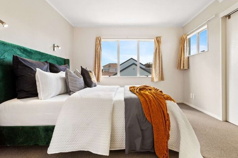 Photo of property in 11a Central Park Drive, Te Atatu South, Auckland, 0610