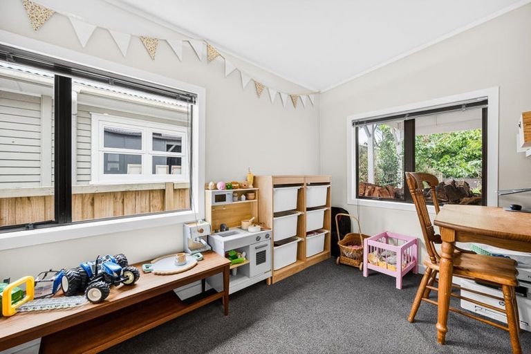 Photo of property in 53 Cambridge Road, Riverhead, 0820