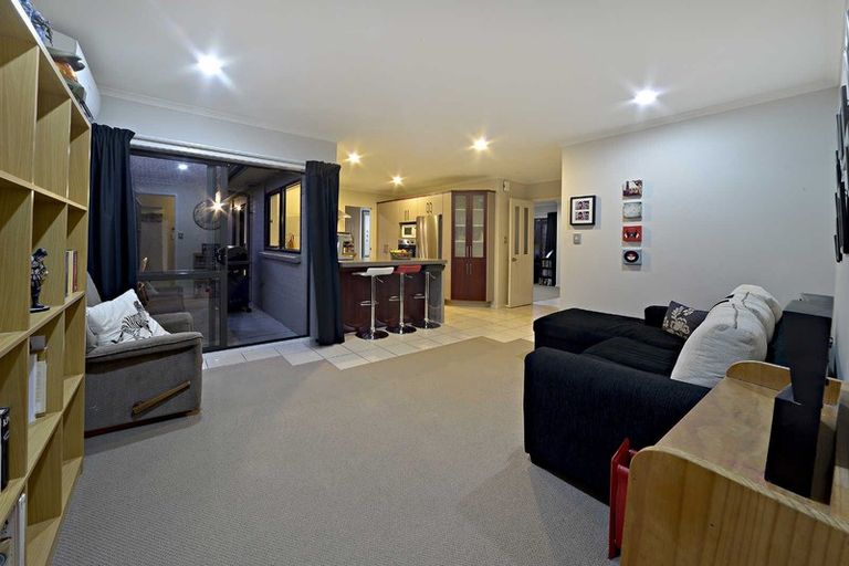 Photo of property in 4 Gordal Place, Flat Bush, Auckland, 2016