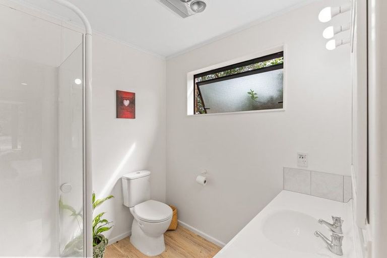 Photo of property in 20 Awanui Drive, Waikanae, 5036