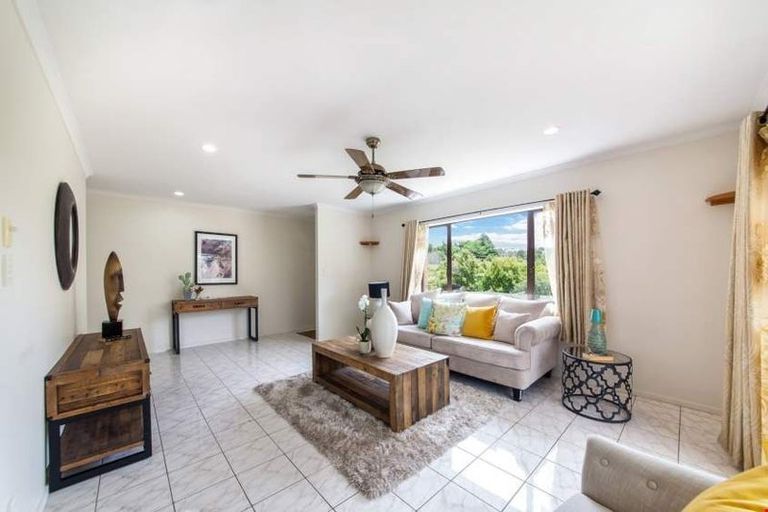 Photo of property in 28 Brookwood Drive, Henderson, Auckland, 0612