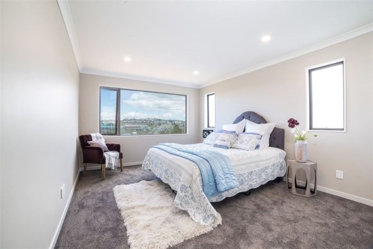 Photo of property in 17 Tawatawa Street, Long Bay, Auckland, 0630