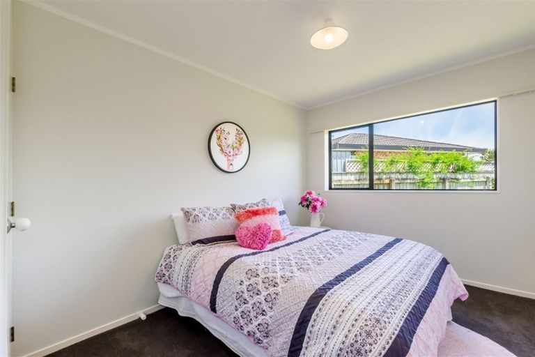 Photo of property in 16 Beachwater Grove, Paraparaumu Beach, Paraparaumu, 5032