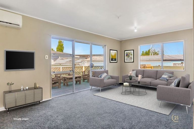 Photo of property in 12 Serrano Place, Clover Park, Auckland, 2023