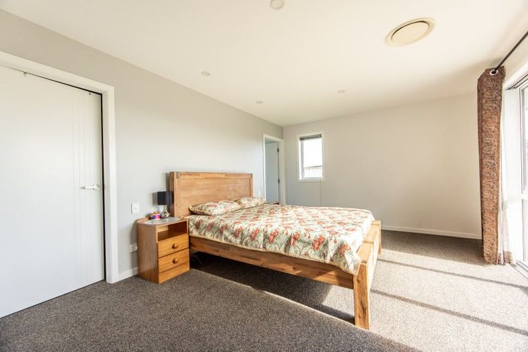 Photo of property in 47 Atlantic Drive, Fitzherbert, Palmerston North, 4410