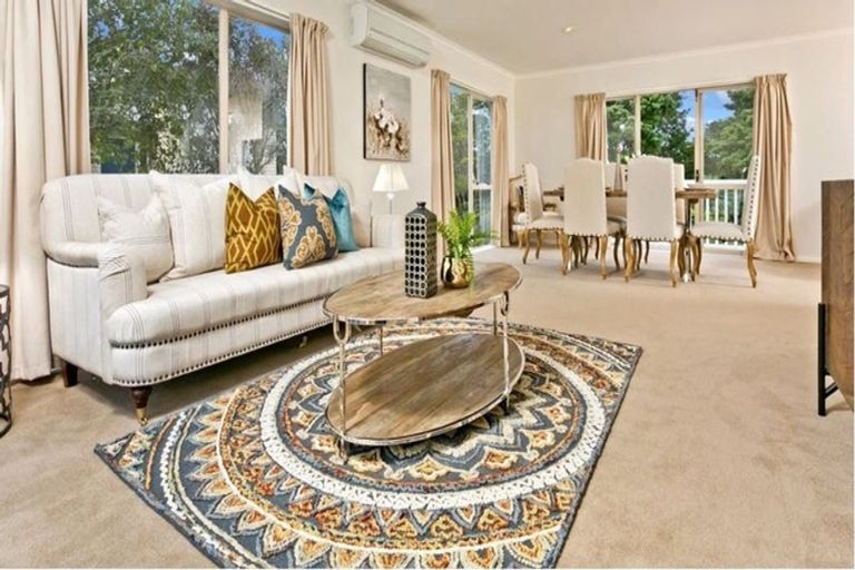 Photo of property in 8 Notre Dame Way, Albany, Auckland, 0632