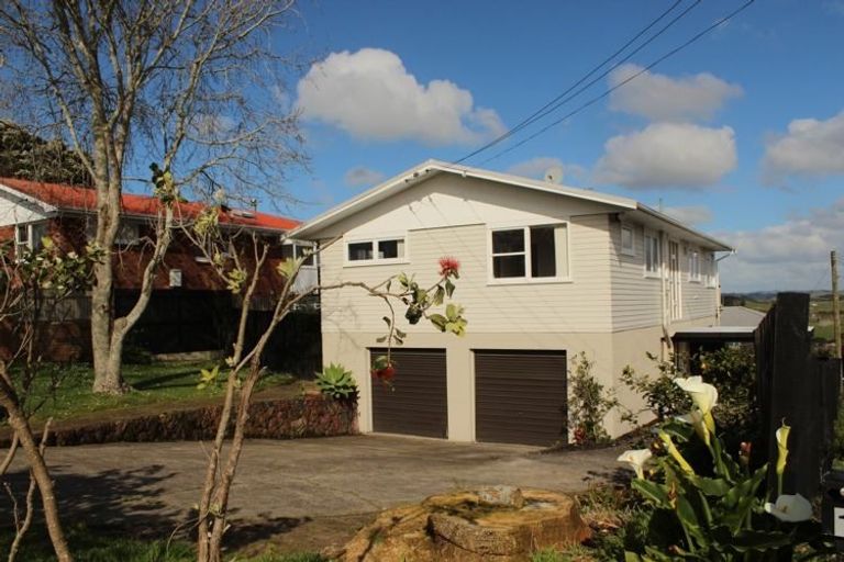 Photo of property in 123 Sandspit Road, Shelly Park, Auckland, 2014