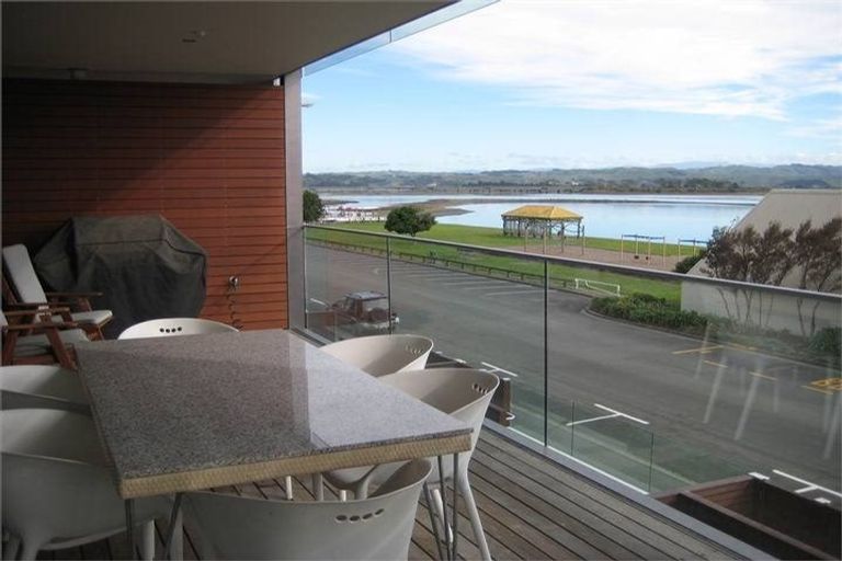 Photo of property in 301/7 Humber Street, Pandora, Napier, 4110