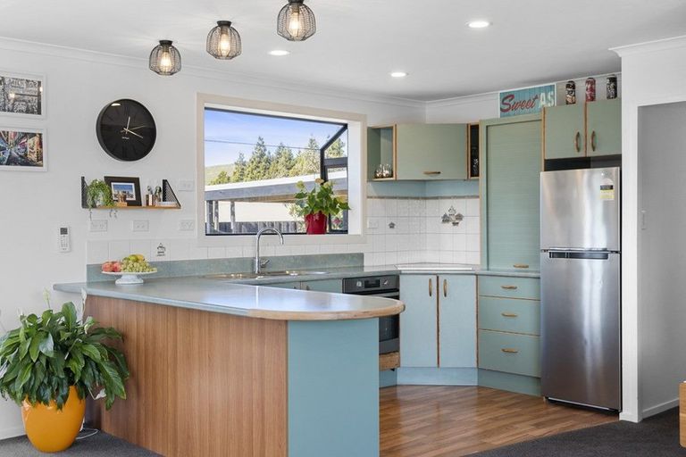 Photo of property in 14 Flinders Place, Welcome Bay, Tauranga, 3112