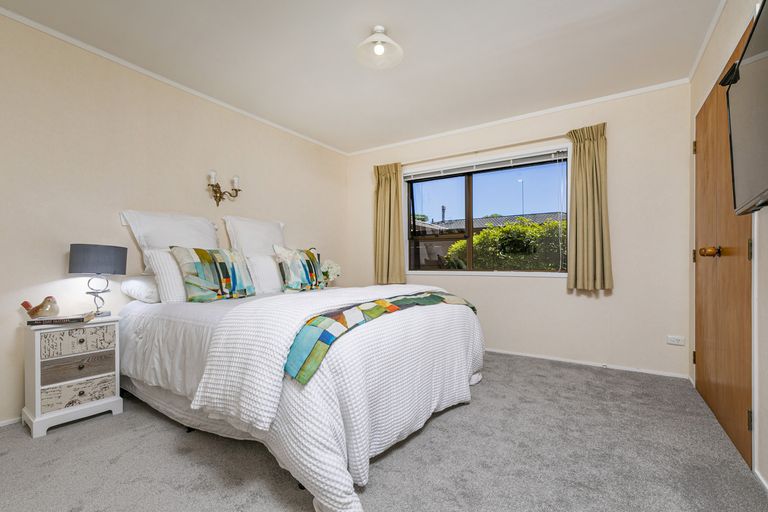 Photo of property in 37 Pine Road, Orewa, 0931