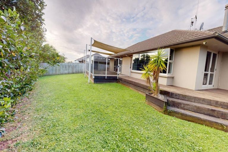 Photo of property in 27 Johnstone Drive, Fitzherbert, Palmerston North, 4410