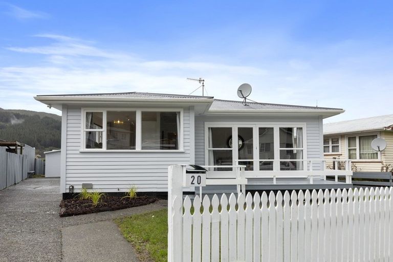 Photo of property in 20 Hamstead Street, Wainuiomata, Lower Hutt, 5014