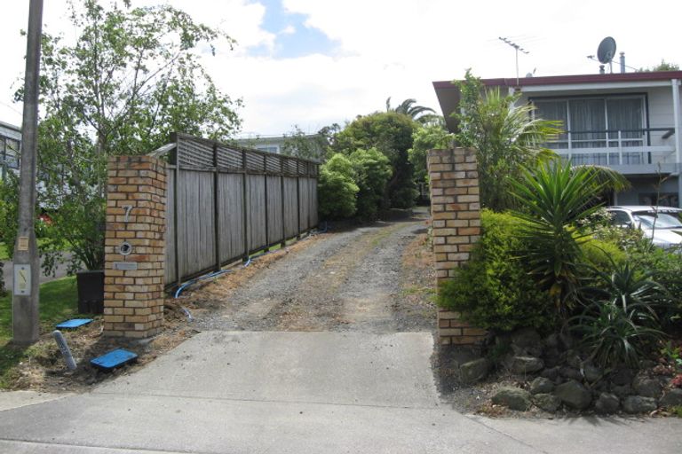 Photo of property in 5 The Crescent, Tindalls Beach, Whangaparaoa, 0930