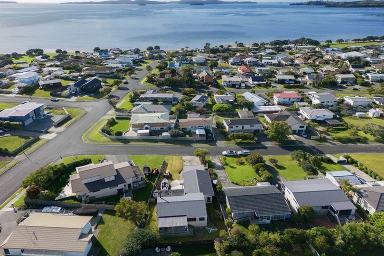 Photo of property in 3 Awatere Place, Snells Beach, 0920