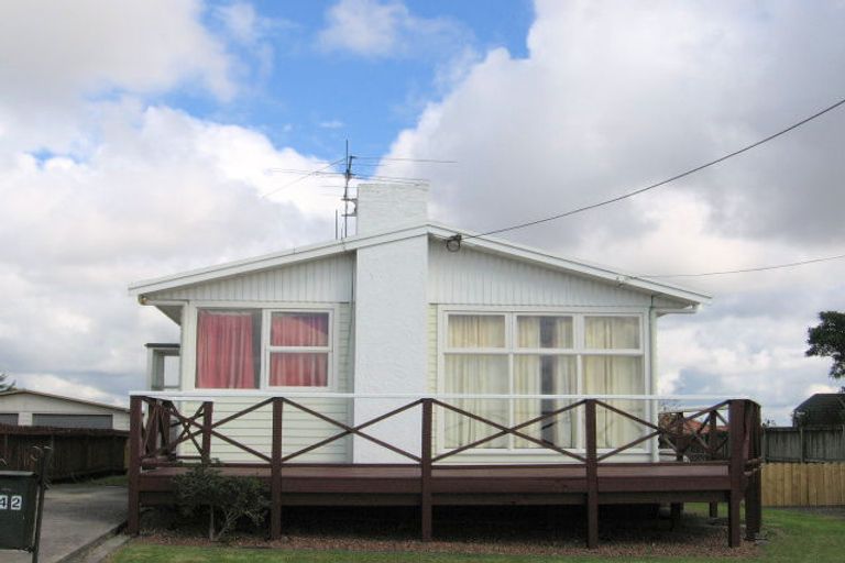 Photo of property in 742 East Coast Road, Pinehill, Auckland, 0630