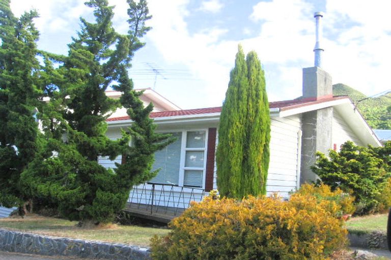 Photo of property in 17 Thurleigh Grove, Karori, Wellington, 6012