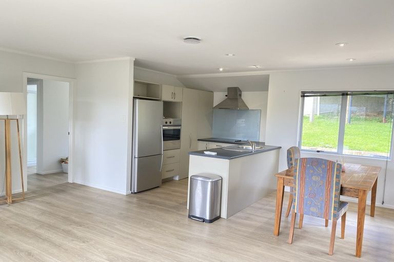 Photo of property in 8 Phillip Avenue, Glen Eden, Auckland, 0602