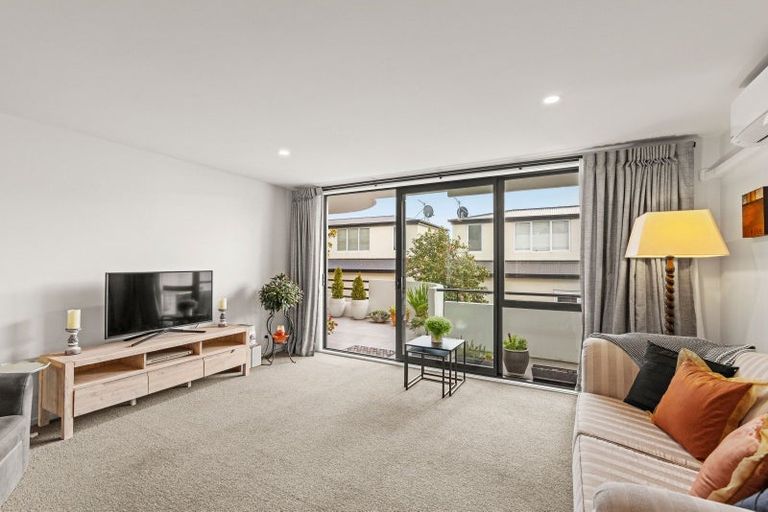 Photo of property in 2/55 Carlton Mill Road, Merivale, Christchurch, 8014