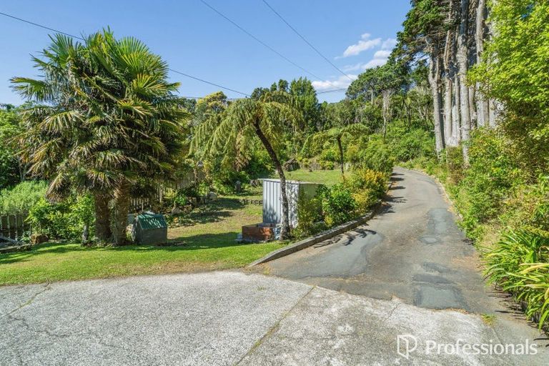 Photo of property in 13 Stratton Street, Normandale, Lower Hutt, 5010
