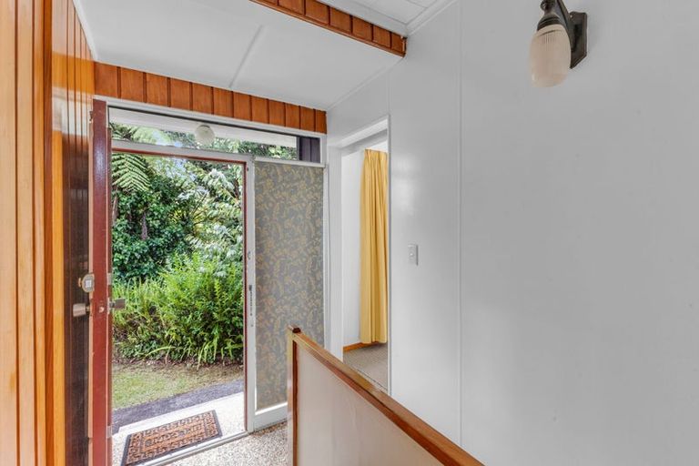 Photo of property in 50 Seaview Road, Marfell, New Plymouth, 4310