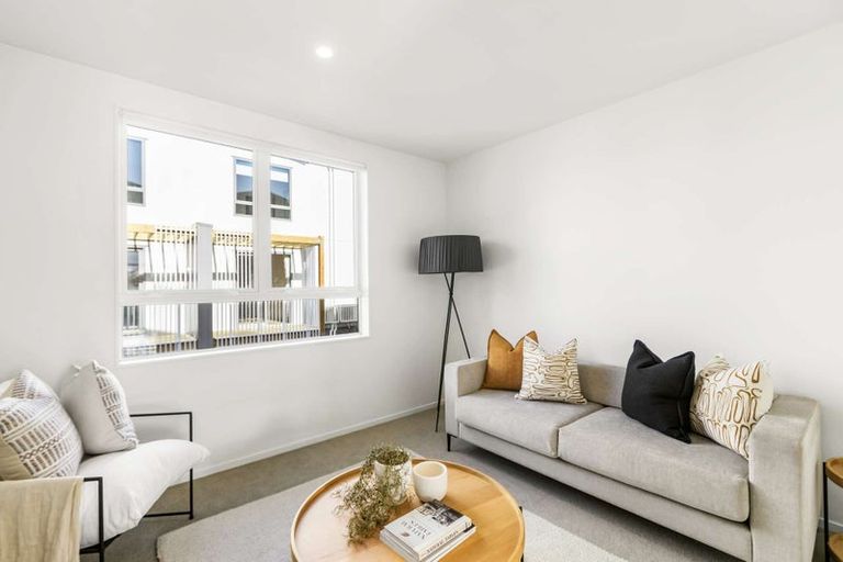 Photo of property in 11/2 Moor Avenue, Te Atatu Peninsula, Auckland, 0610