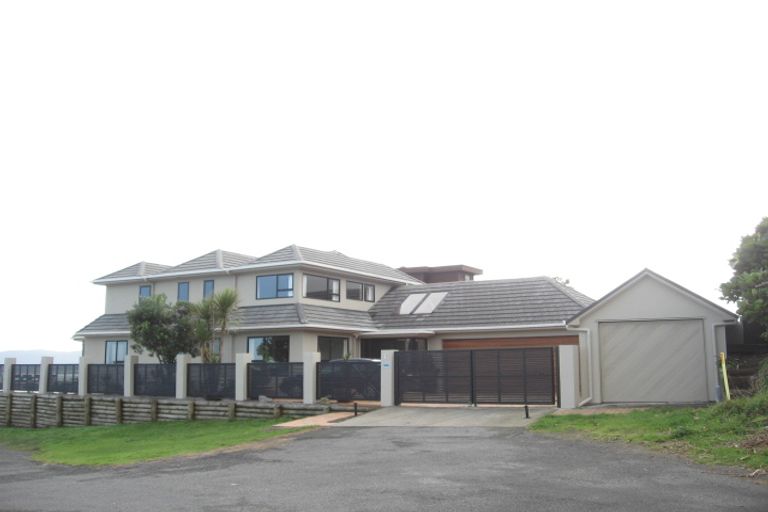 Photo of property in 1 Takitimu Road, Raumati Beach, Paraparaumu, 5032