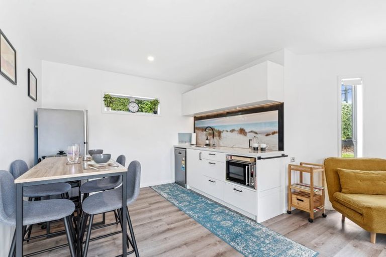 Photo of property in 1/4 Roberts Road, Matakatia, Whangaparaoa, 0930