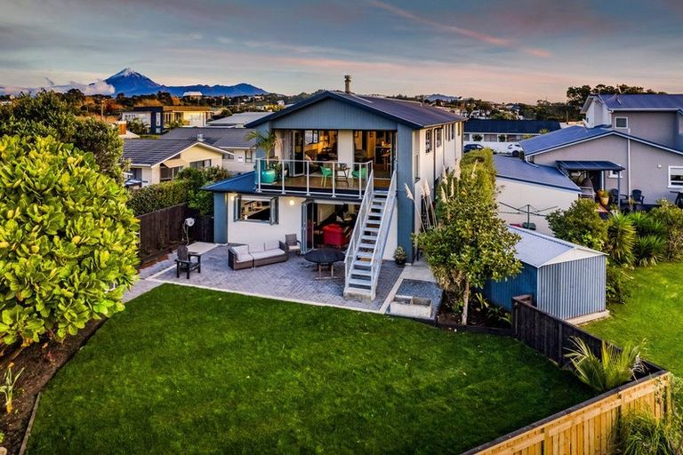 Photo of property in 3 Baring Terrace, Strandon, New Plymouth, 4312