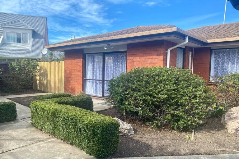 Photo of property in 2/36 Solomon Avenue, Redwood, Christchurch, 8051